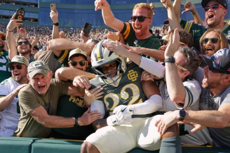 Packers will eke out a victory